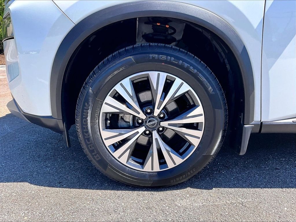 Used 2023 White Nissan SV image 7