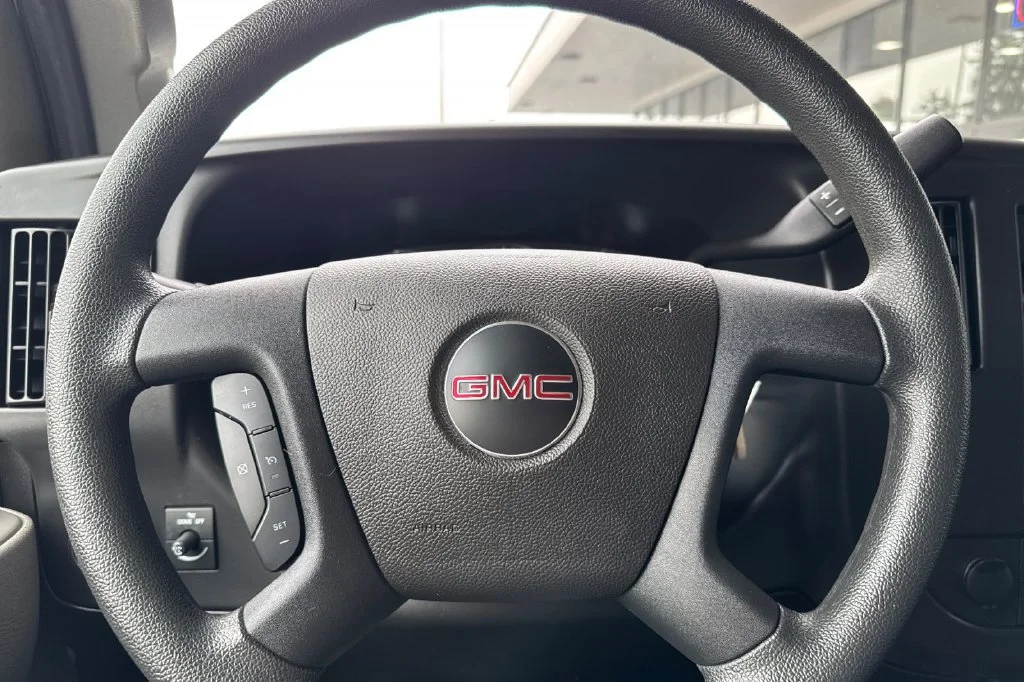 2025 GMC Savana Cargo Work Van - Photo 22