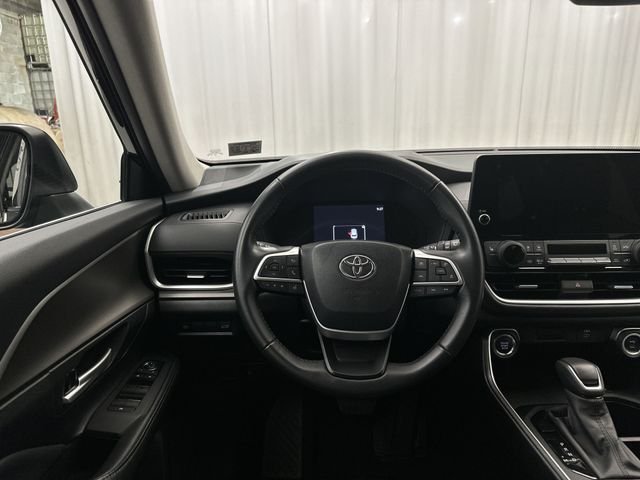 Used 2025 Black Toyota XLE image 14