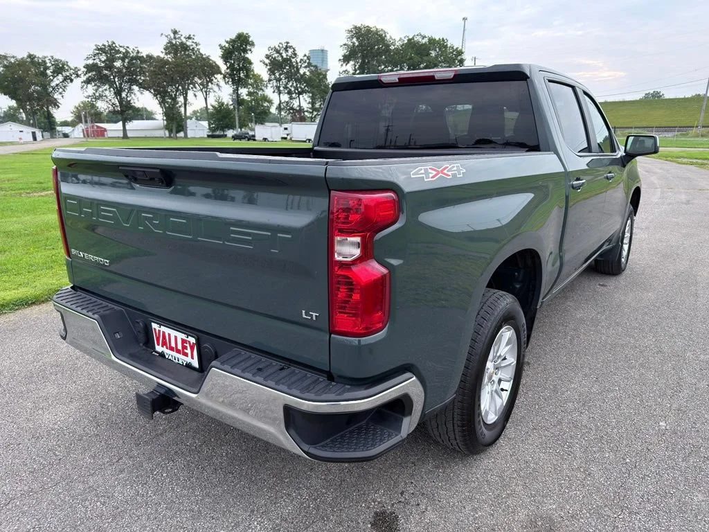 Used 2025 Cypress Gray Chevrolet LT image 13