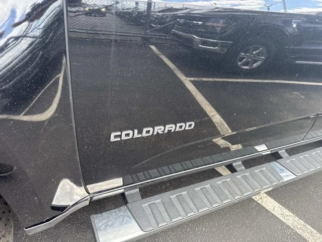 Used 2016 Black Chevrolet Z71 image 17