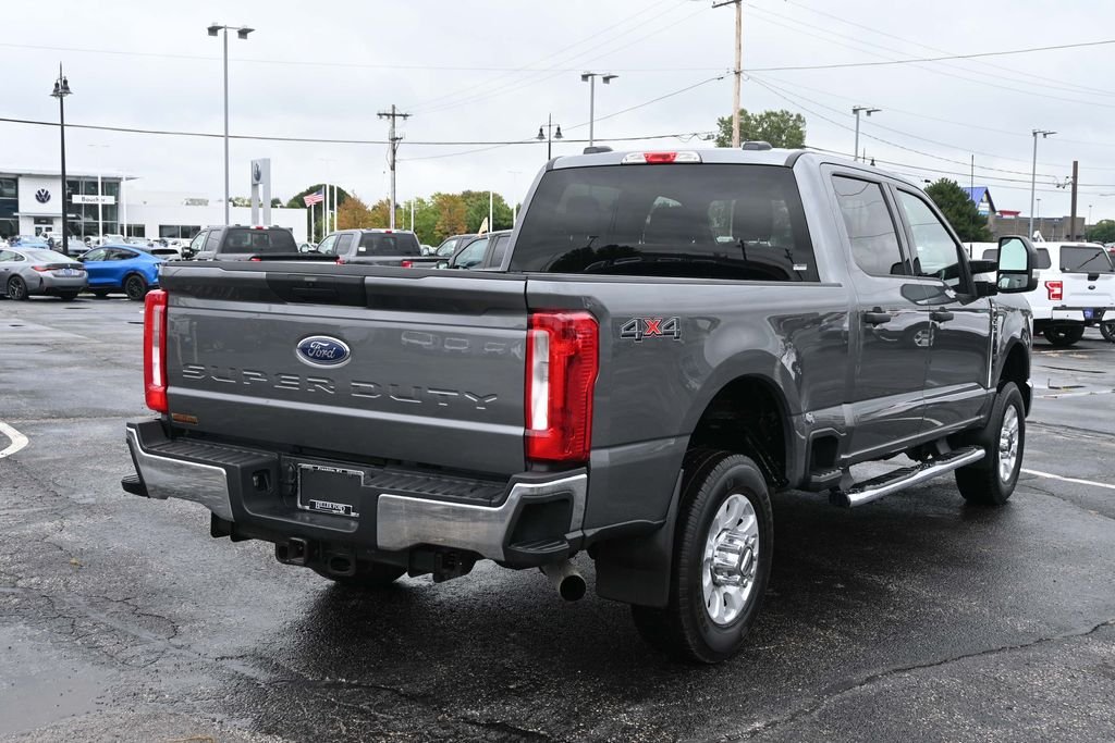 Used 2024 Gray Ford XLT image 9