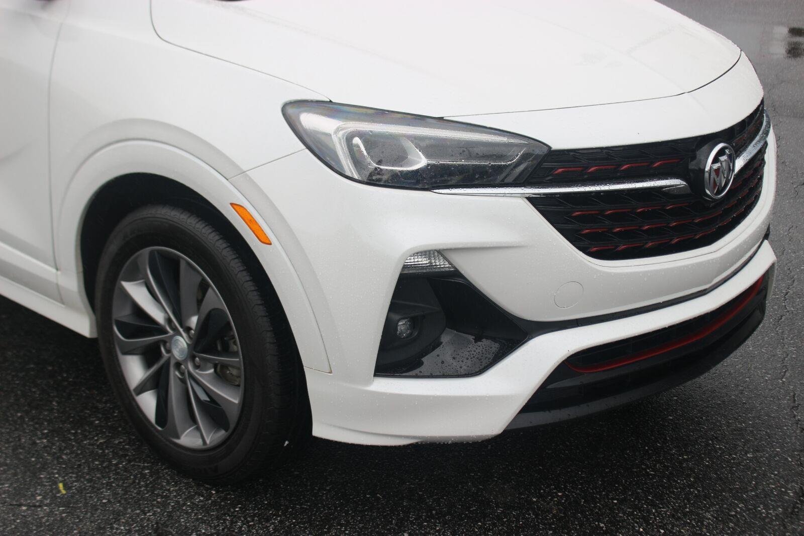 Used 2022 White Frost Tricoat Buick Essence image 9
