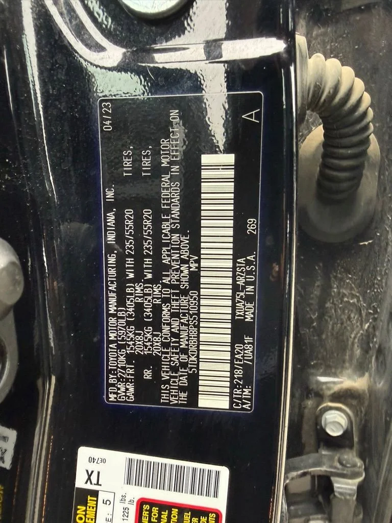 Used 2023  Toyota L image 34