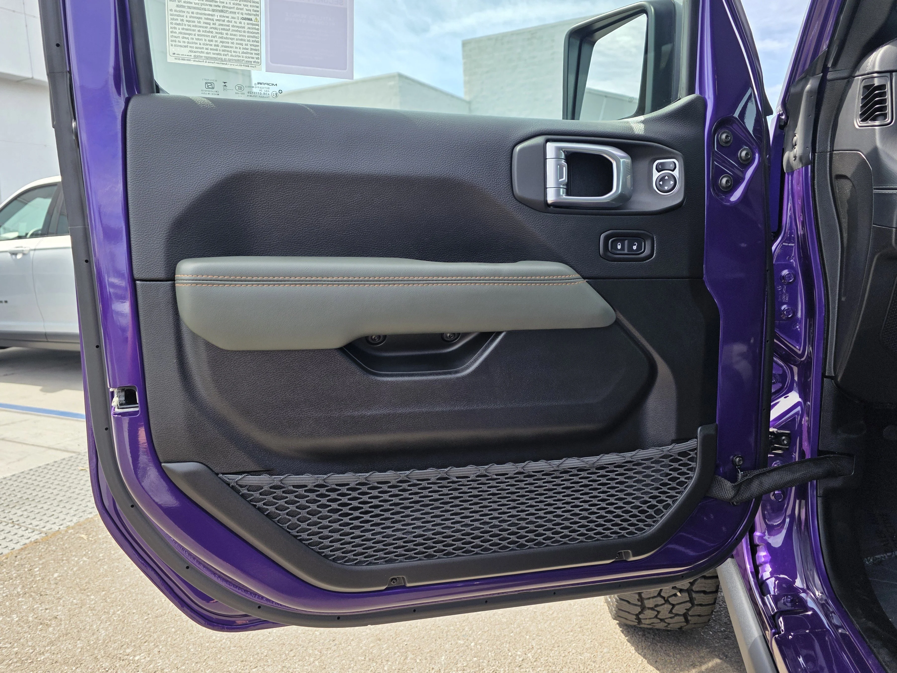 New 2026 Reign Jeep Mojave image 11