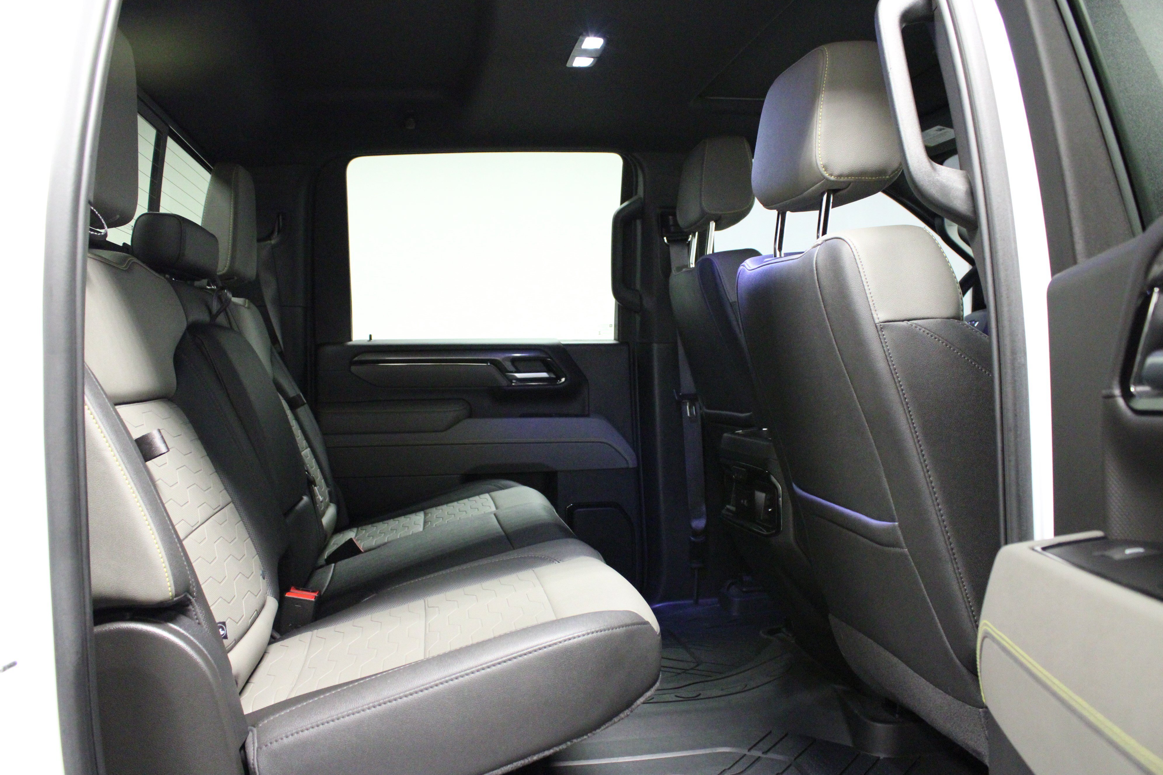 Used 2025 Summit White Chevrolet ZR2 image 17