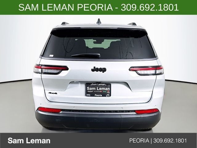 New 2026 Silver Zynith Exterior Paint Jeep Altitude image 6