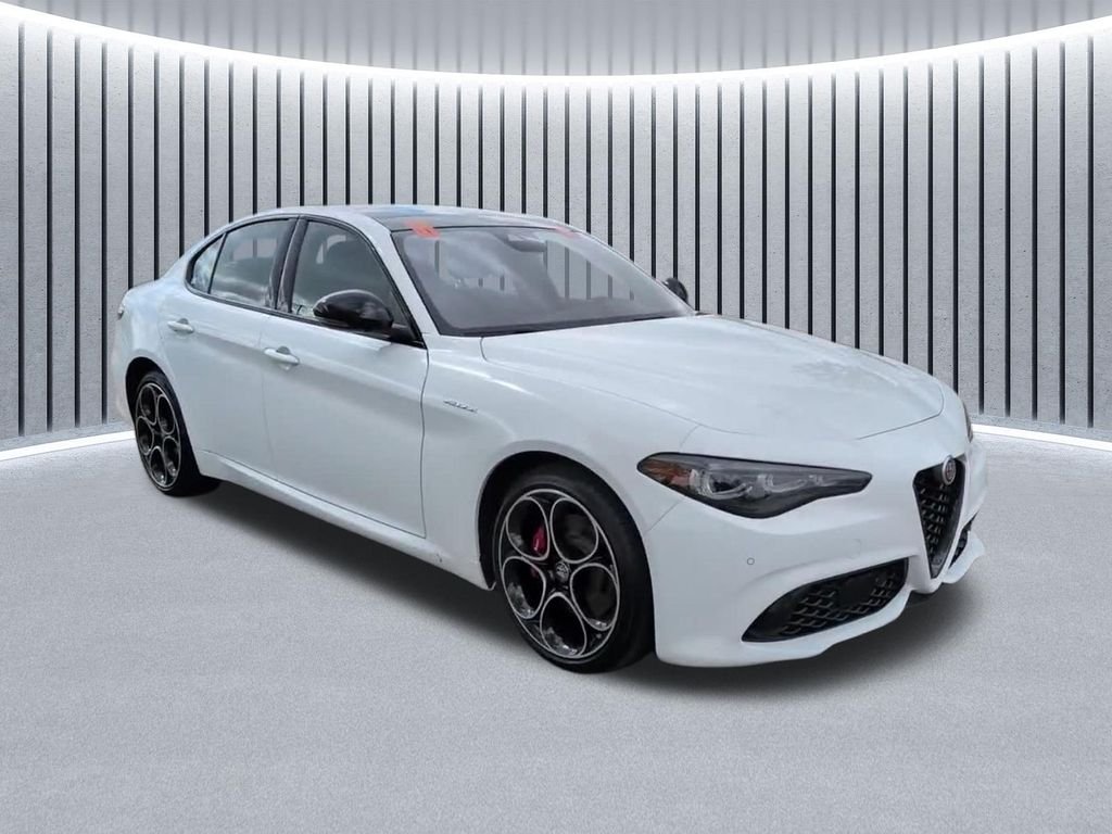 Used 2024 White Alfa Romeo Veloce image 2