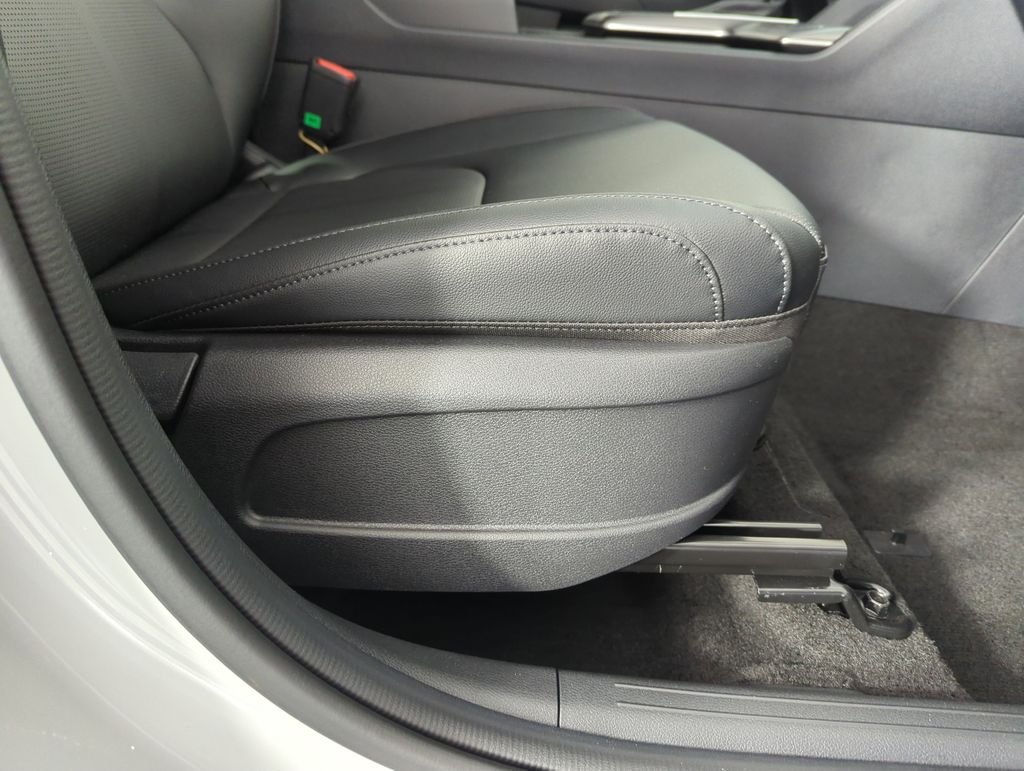 New 2026 Wolf Gray Kia EX image 37