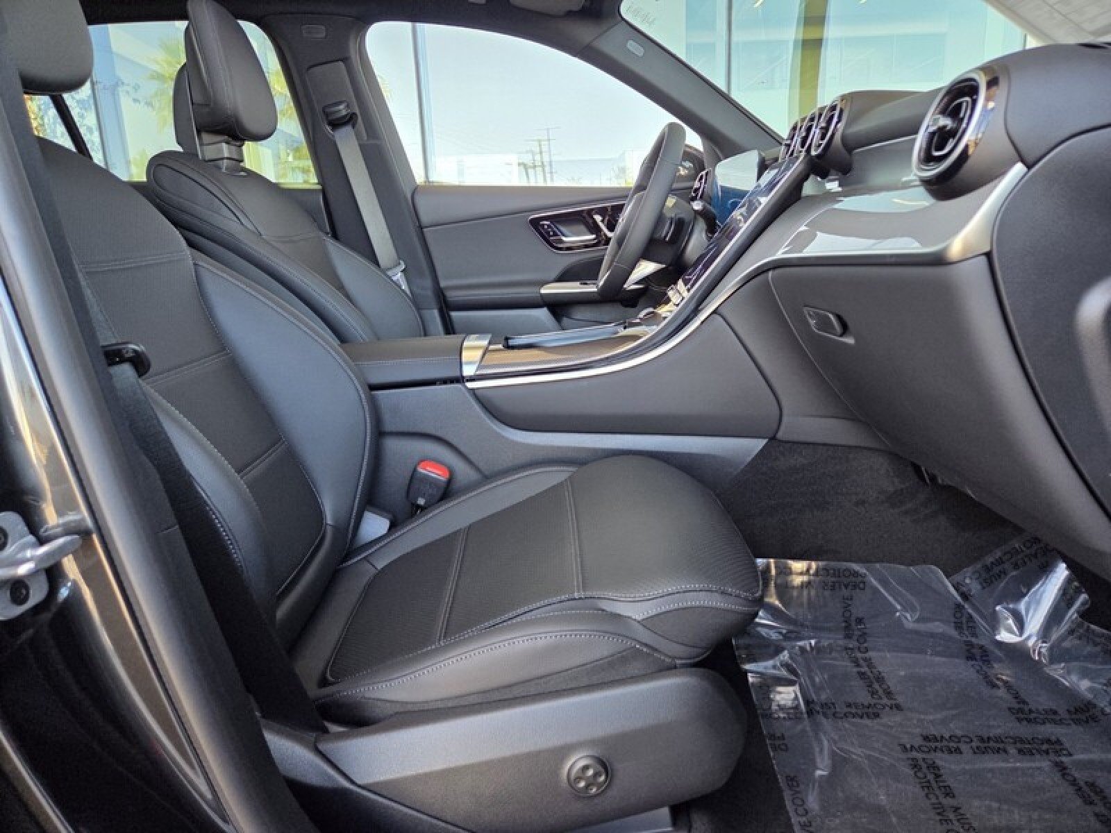 New 2026 Graphite Grey Metallic Mercedes-Benz GLC 300 SUV image 17