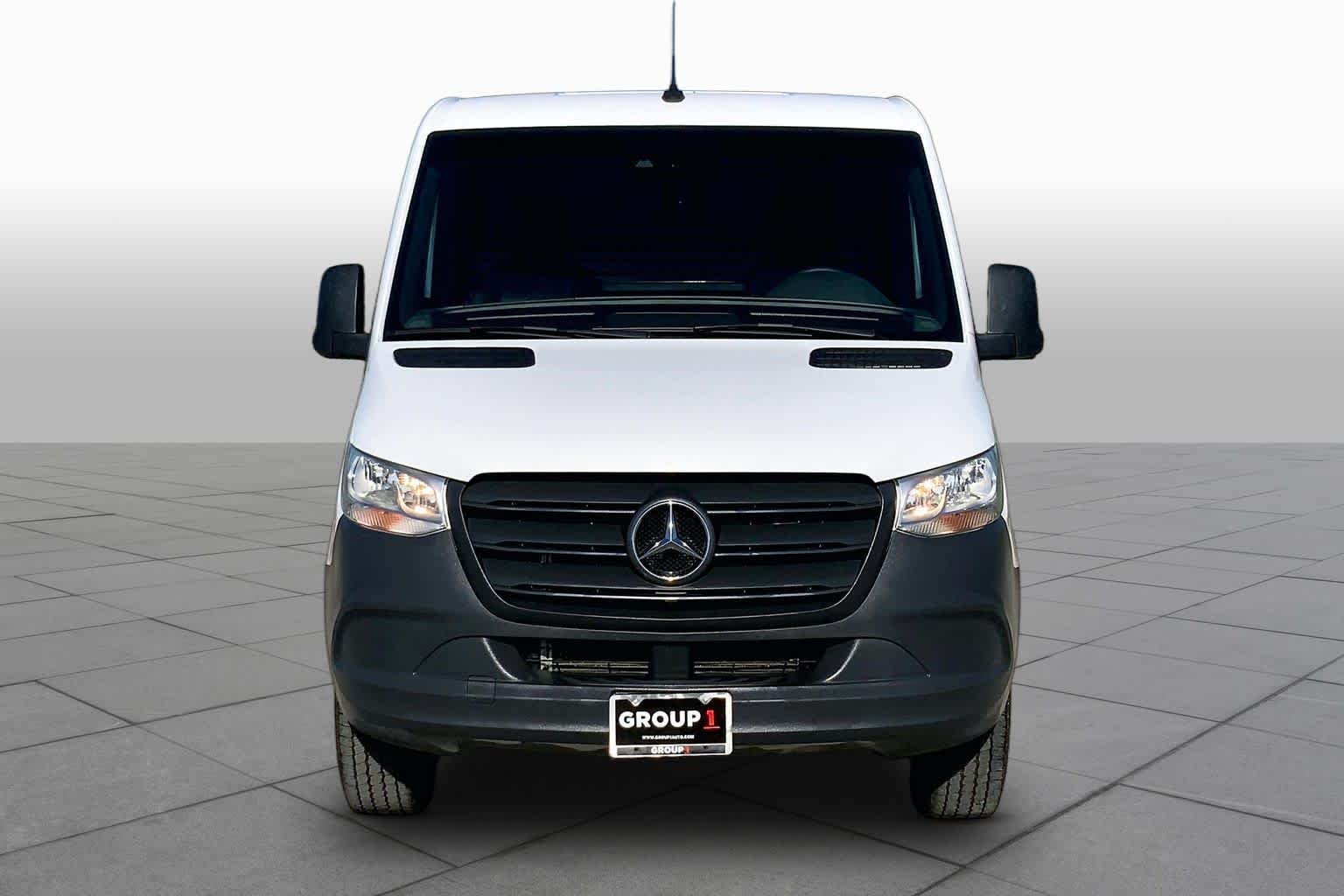 Used 2024 Arctic White Mercedes-Benz  image 4