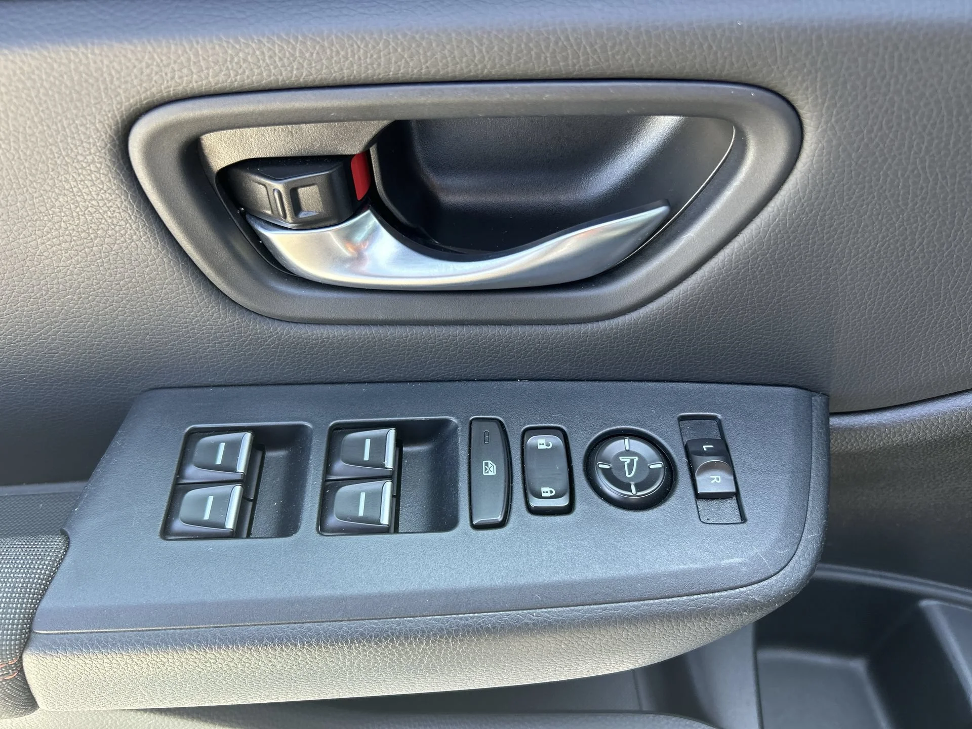 2025 Honda Pilot Sport - Photo 15