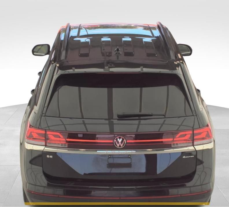 Used 2024 Black Volkswagen 2.0T SE w/Technology image 9