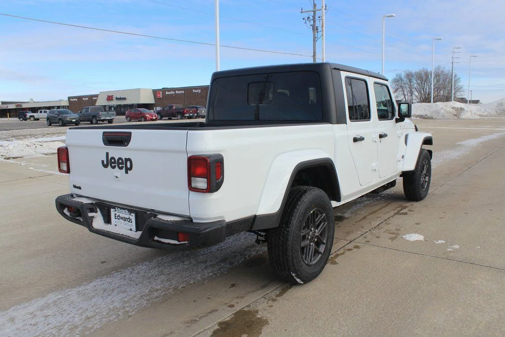 New 2026 Bright White Clear-Coat Exterior Paint Jeep Sport S image 3