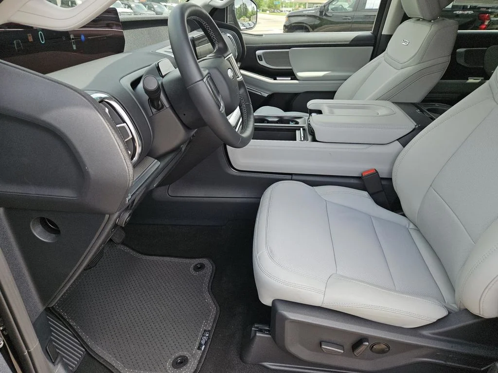 New 2026 Agate Black Metallic Ford Platinum® image 24