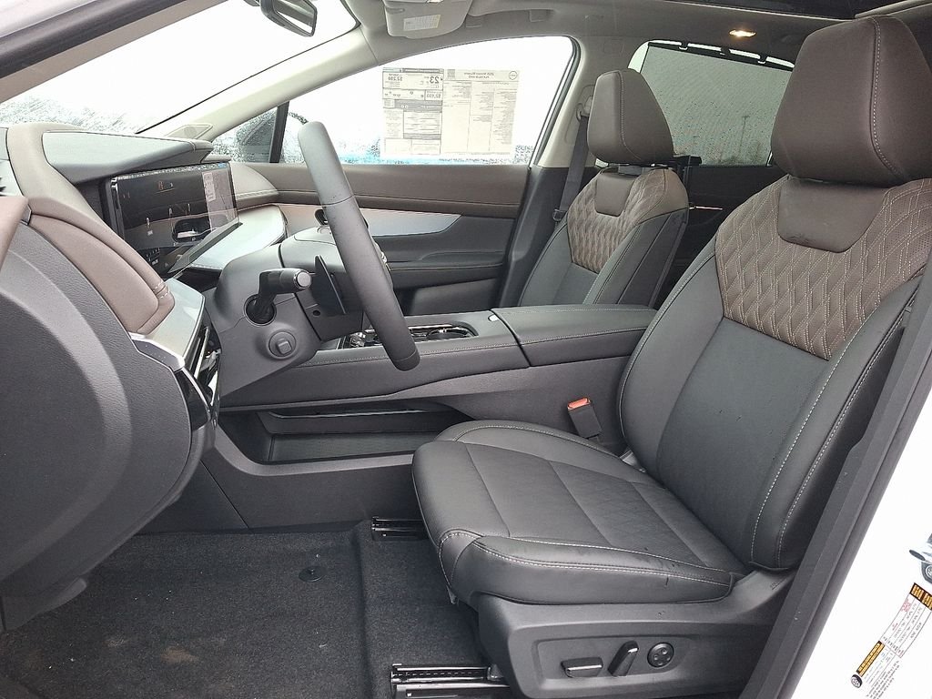 New 2026 White Nissan Platinum image 9