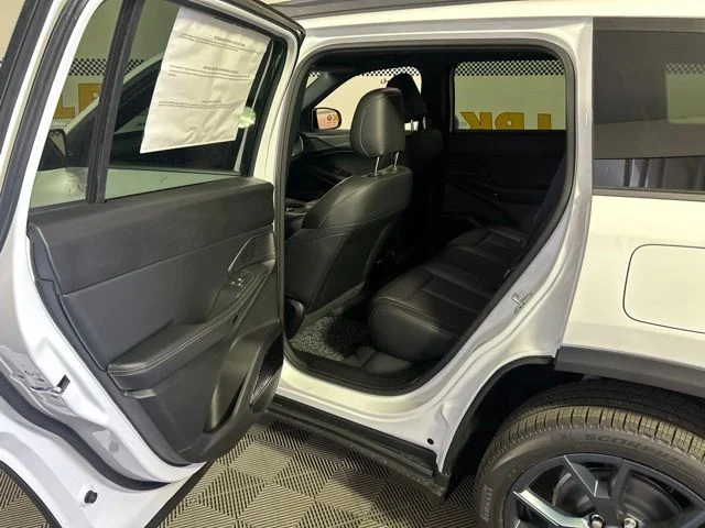 New 2026 Bright White Clear-Coat Exterior Paint Jeep 85th Anniversary image 32
