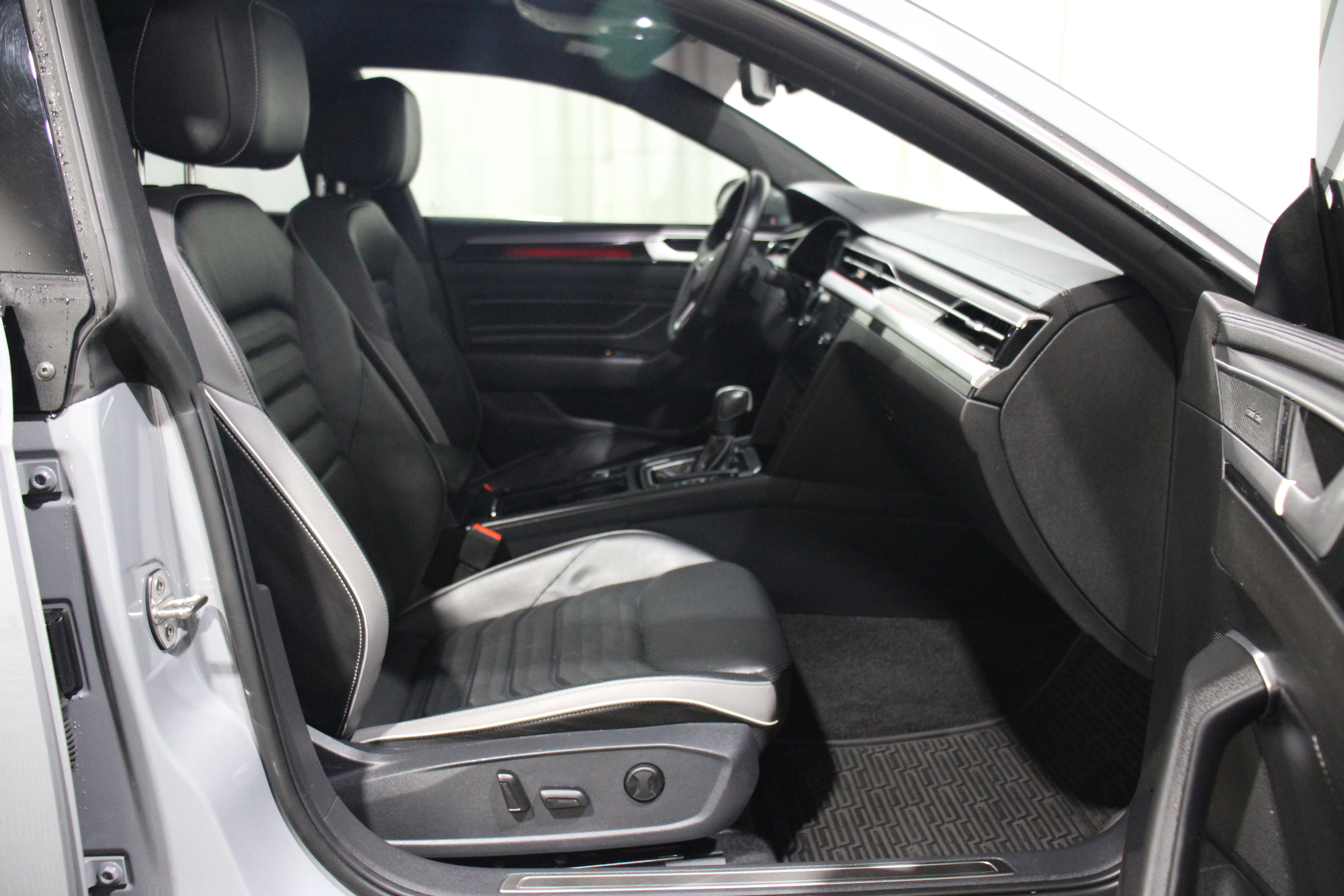 2023 Volkswagen Arteon SEL Premium R-Line - Photo 24