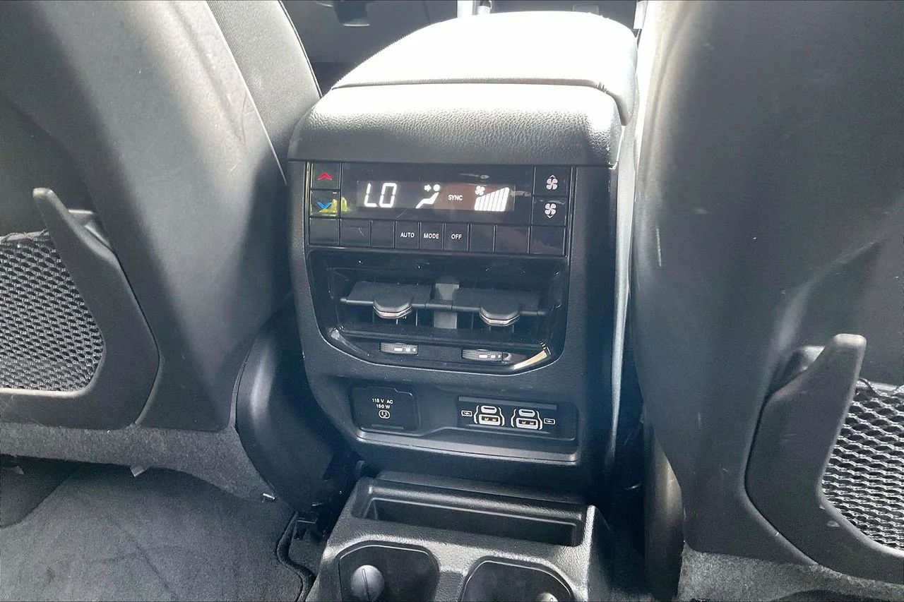 Used 2024 Silver Jeep Altitude X image 17