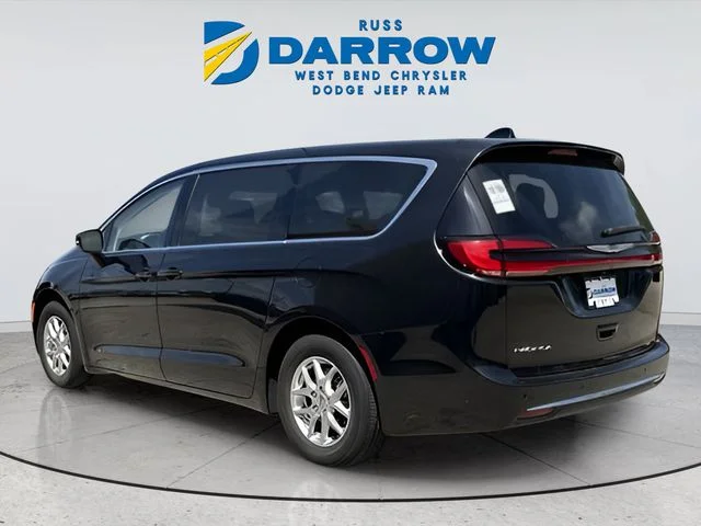 Used 2023 Black Chrysler Touring L image 3
