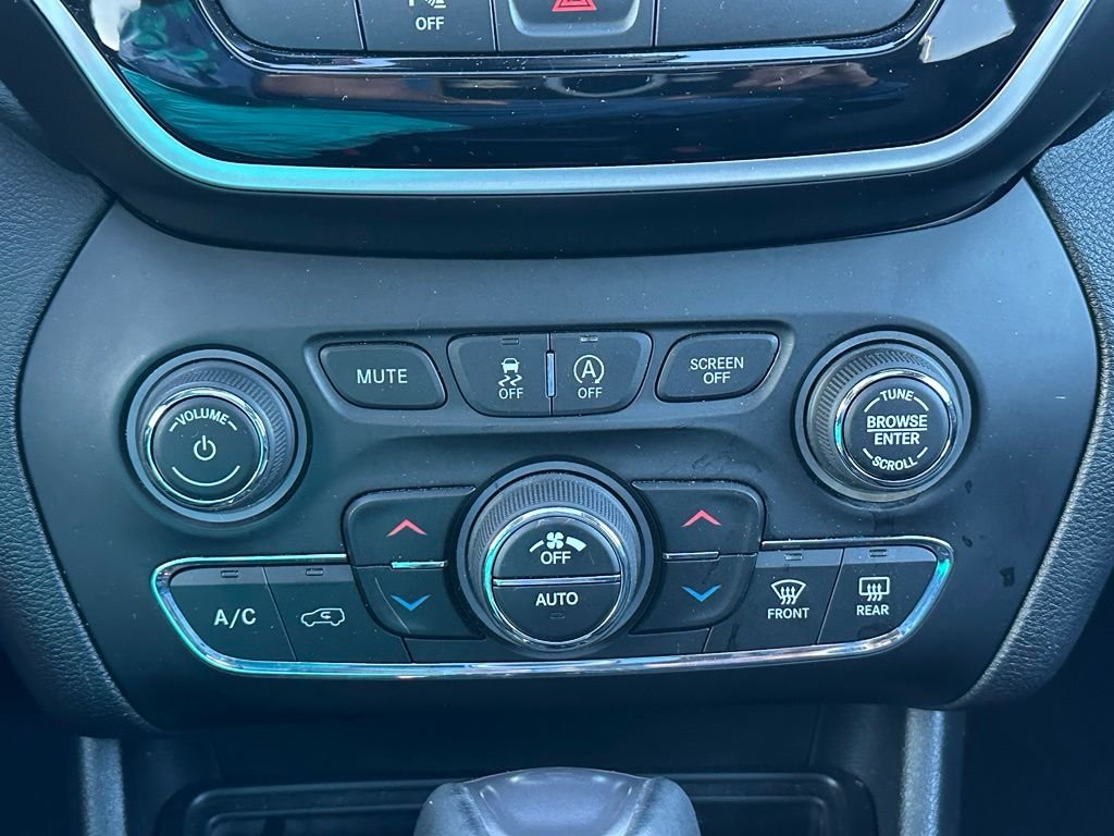Used 2019 White Jeep Limited image 20