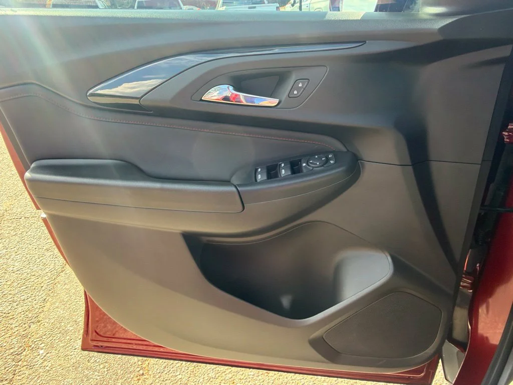 Used 2023 Crimson Chevrolet RS image 9