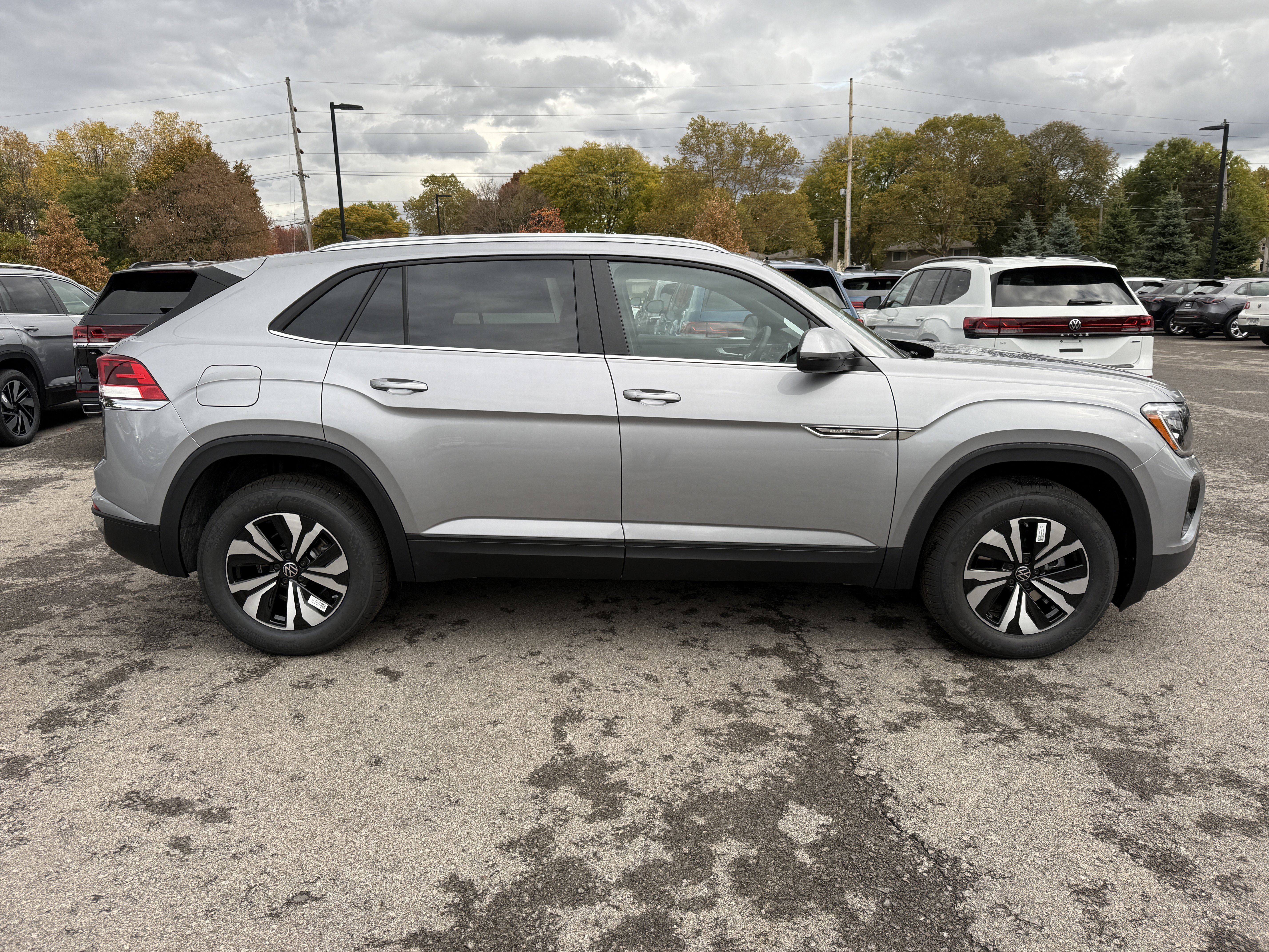 2026 Volkswagen Atlas Cross Sport SE - Photo 4