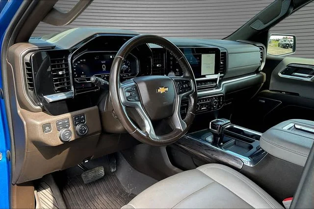 Used 2022 Blue Chevrolet LTZ image 18