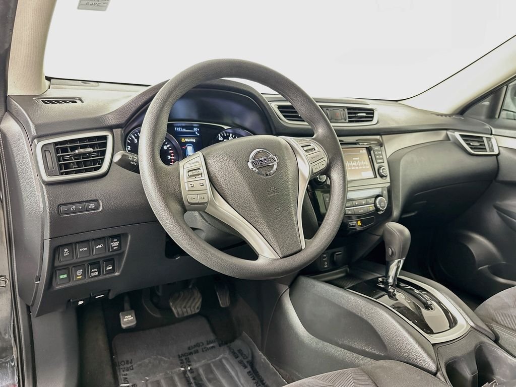 Used 2016 Magnetic Black Nissan SV image 10