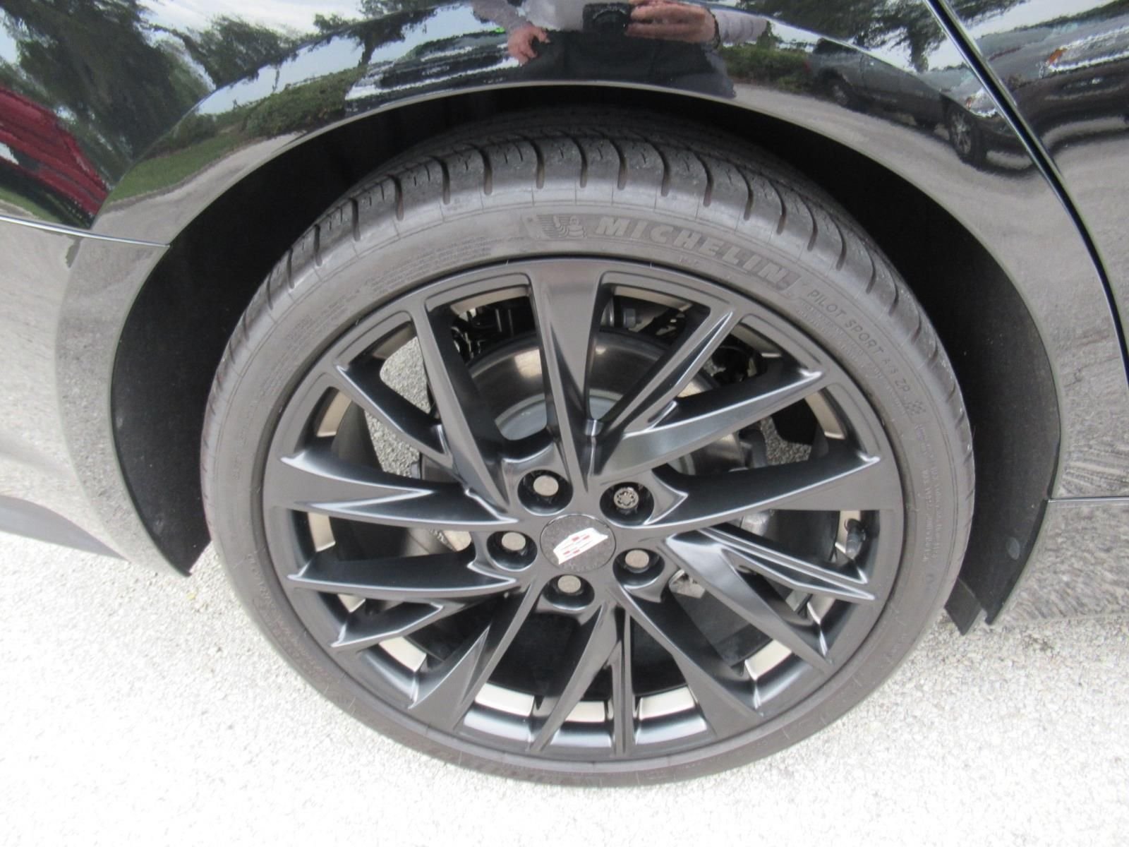 Used 2025 Black Cadillac Premium Luxury image 9