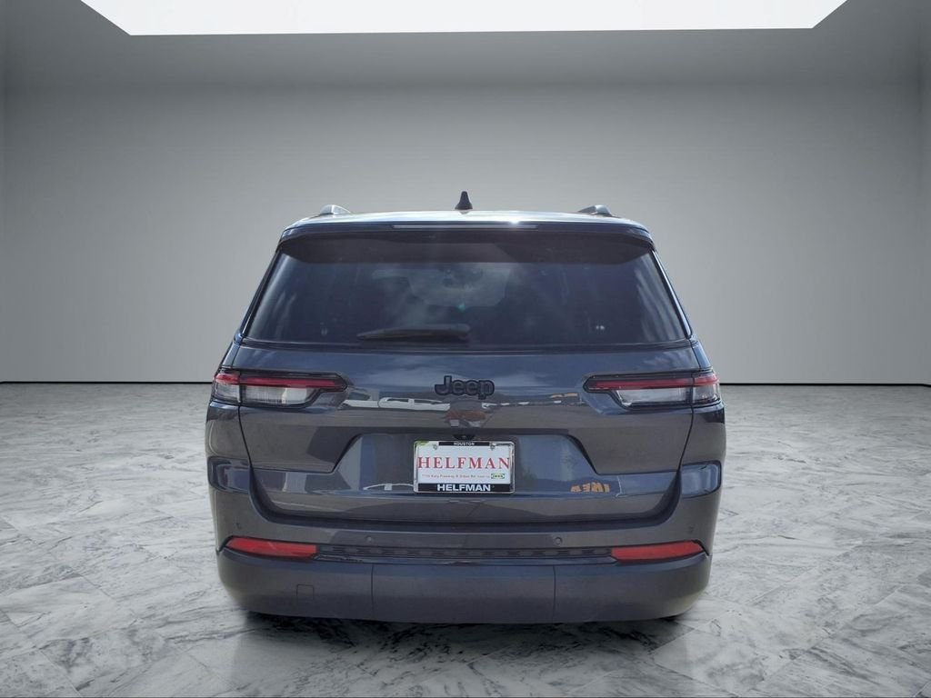 Used 2023 Gray Jeep Altitude image 6
