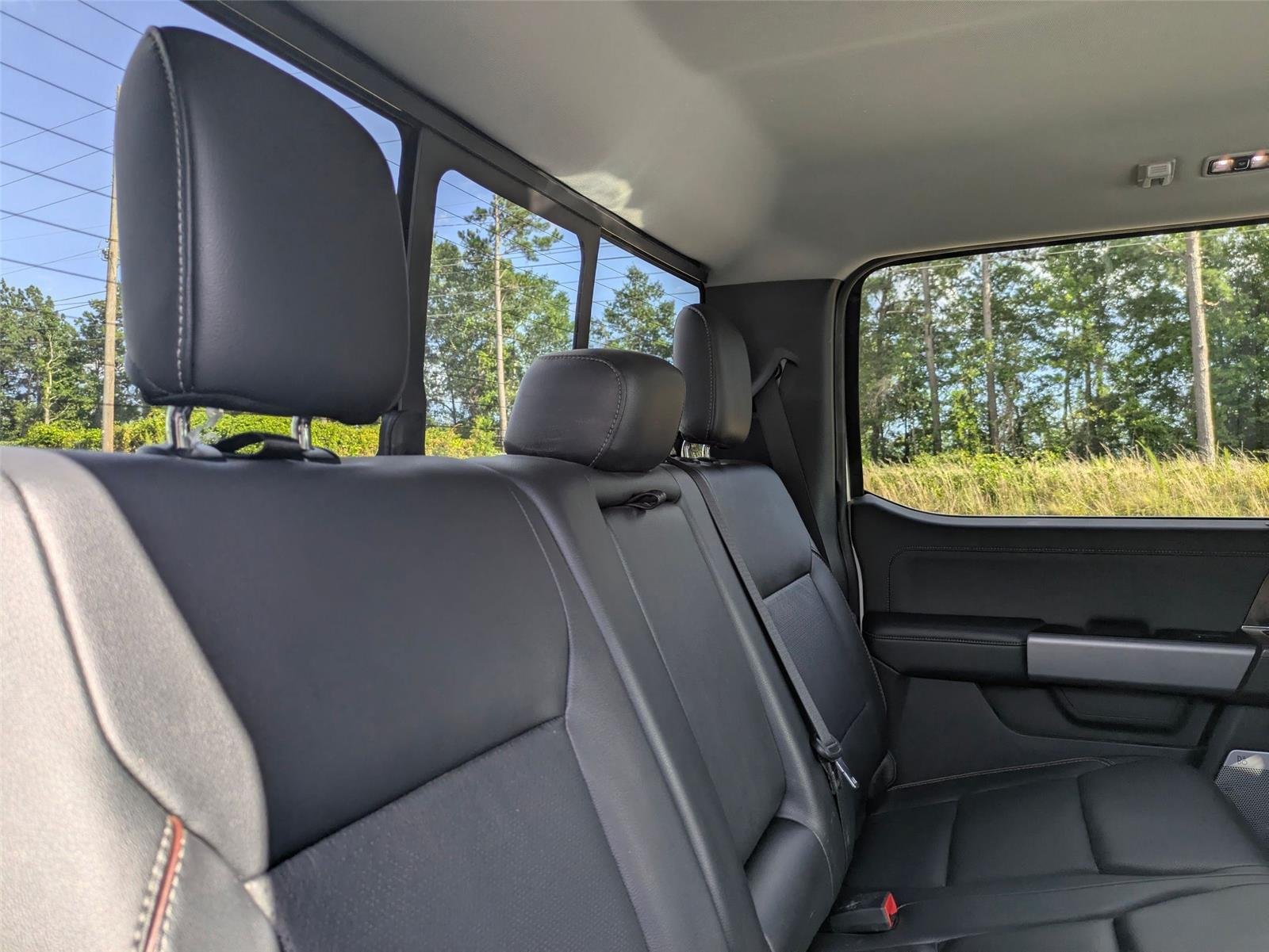 Used 2023 Oxford White Ford LARIAT image 31