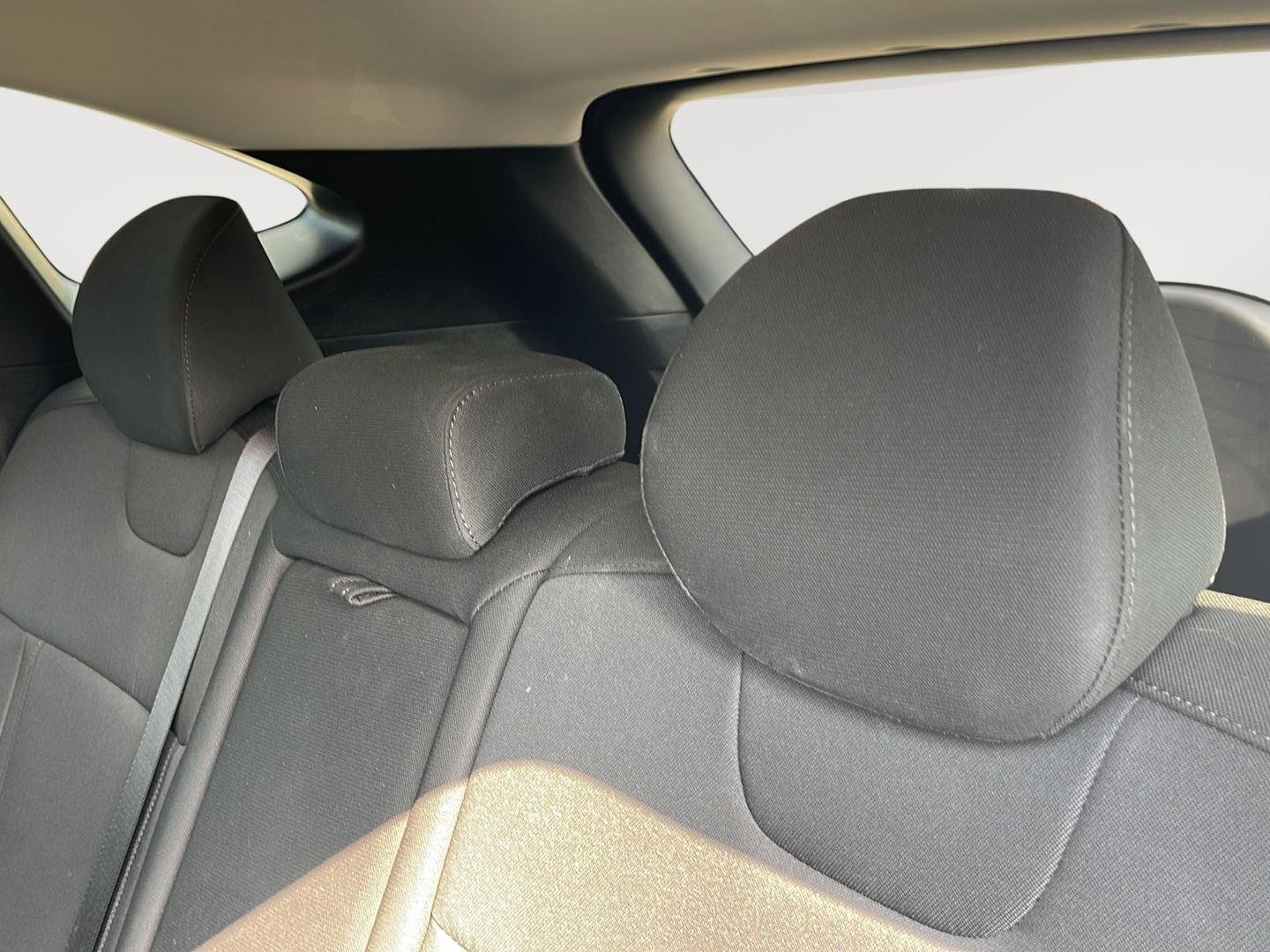 Used 2022 Shimmering Silver Hyundai SEL image 10