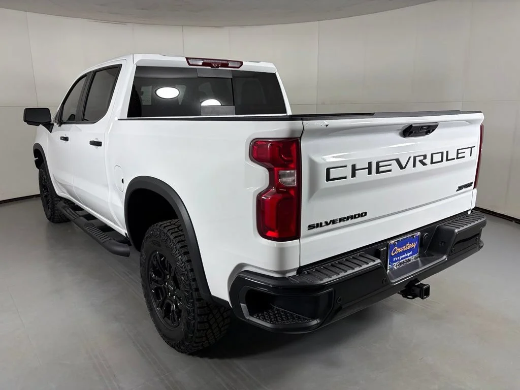 New 2026 Summit White Chevrolet ZR2 image 7