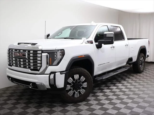 2024 GMC Sierra 4WD Crew Cab Standard Box Denali's photo