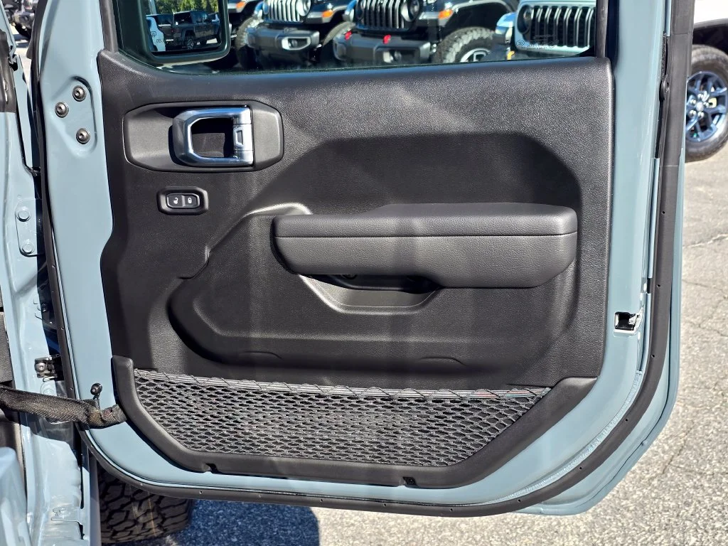 New 2026 Gray Jeep Mojave image 36