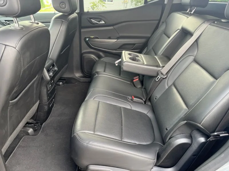 Used 2023 Silver GMC SLT image 10