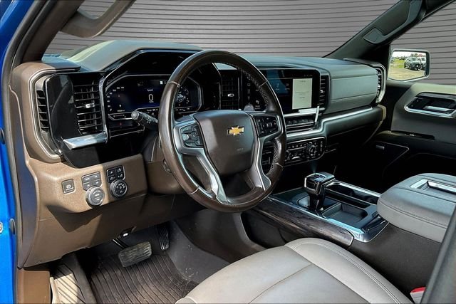 Used 2022 Blue Chevrolet LTZ image 18