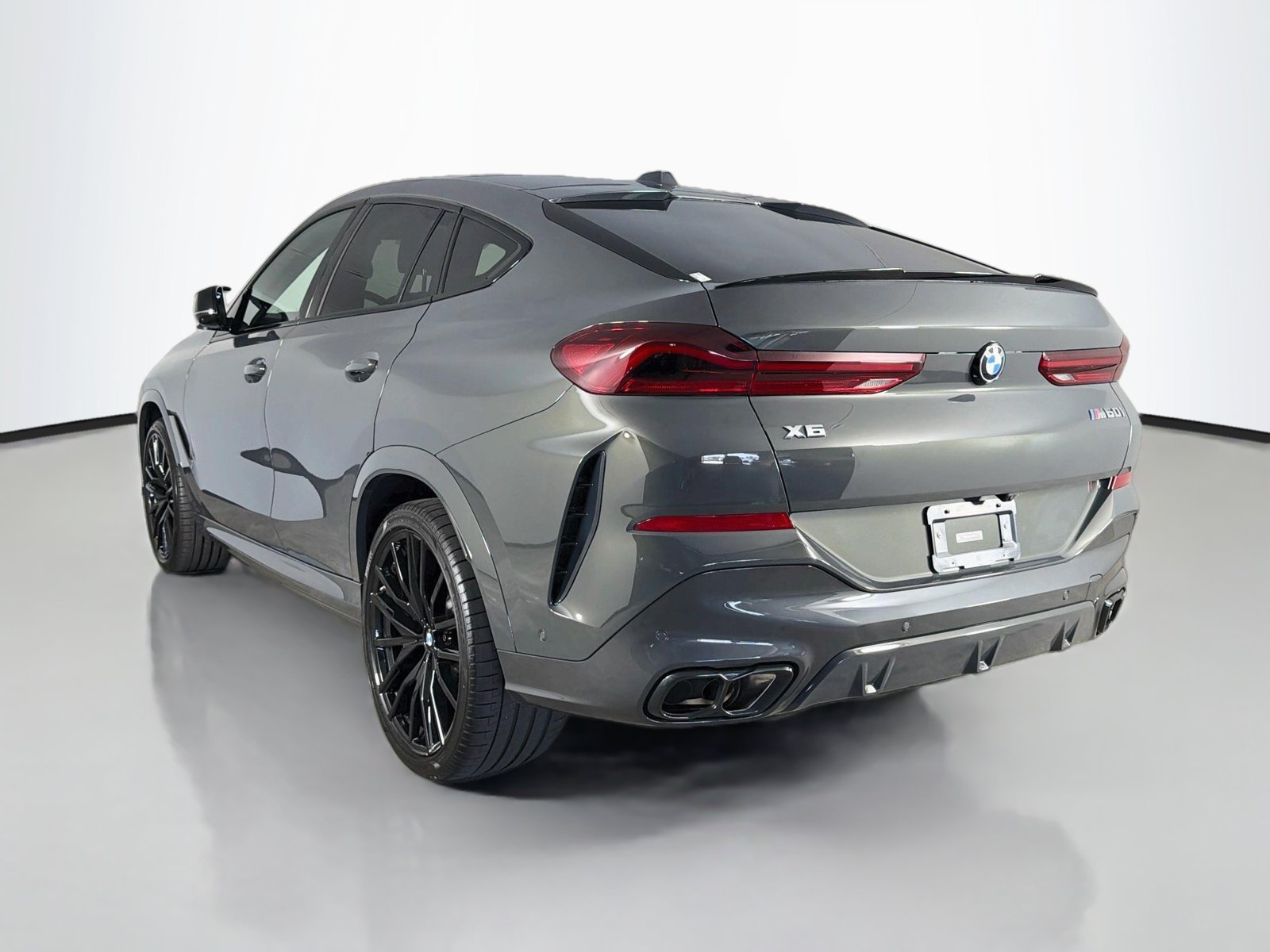 Used 2026 Dravit Grey Metallic BMW M60i image 5