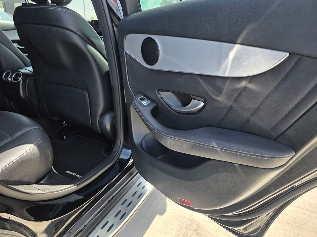 Used 2022 Black Mercedes-Benz GLC 300 image 13