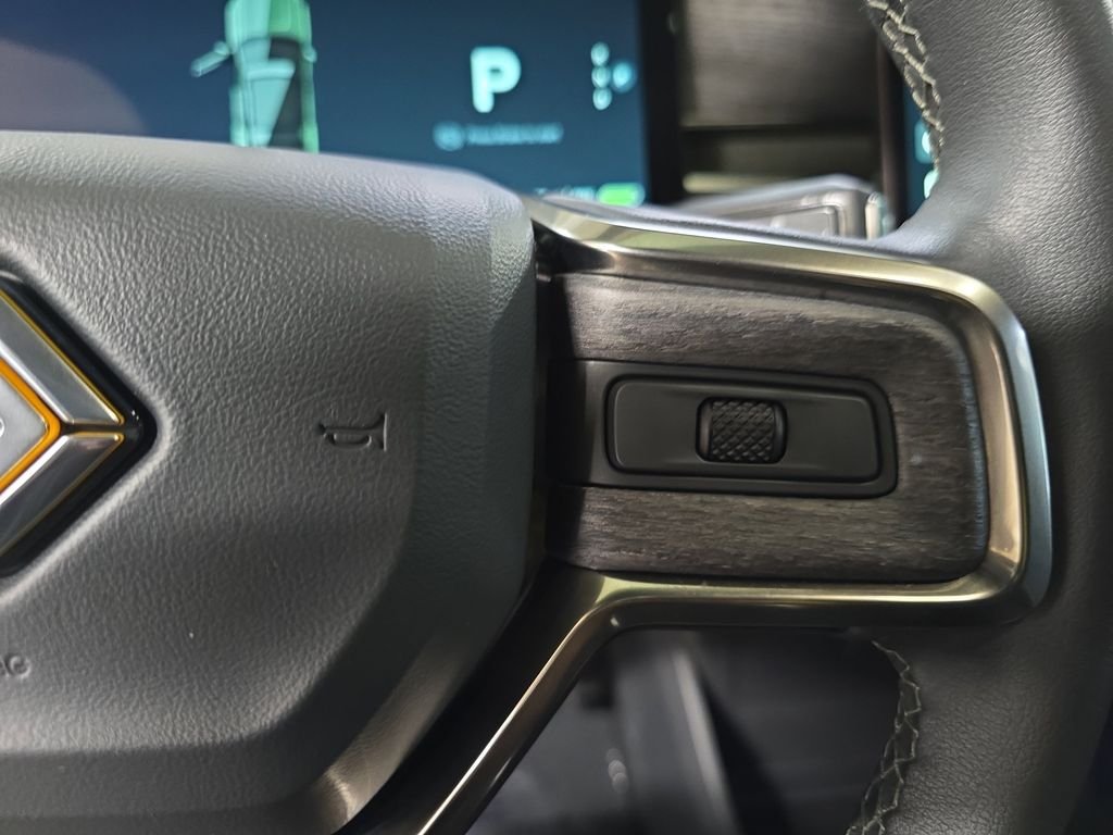 Used 2026  Rivian  image 21
