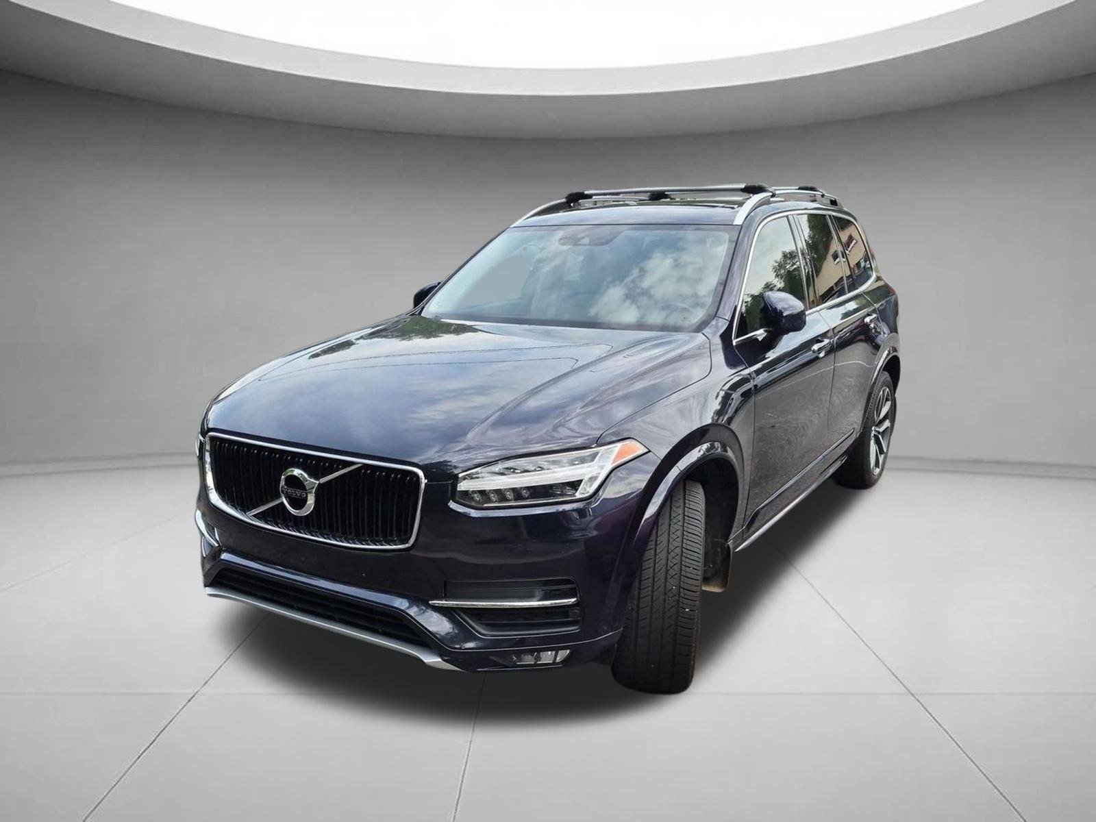 Used 2019 Magic Blue Metallic Volvo Momentum image 1