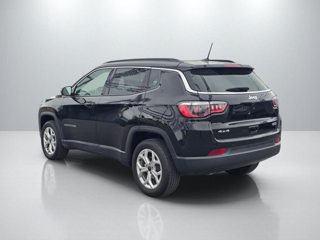 Used 2025 Black Jeep Latitude image 7