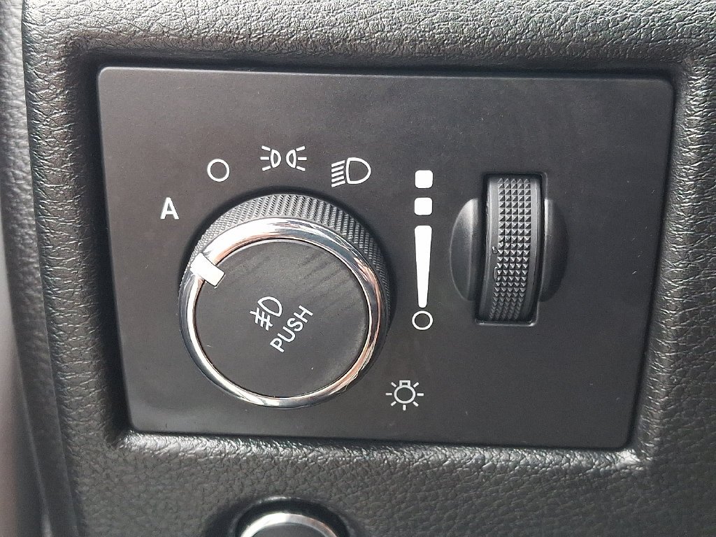 Used 2022 White Jeep Limited image 26