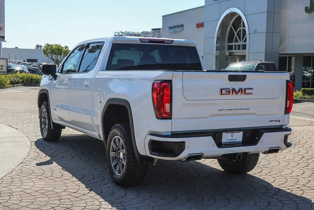 Used 2025 White GMC AT4 image 7