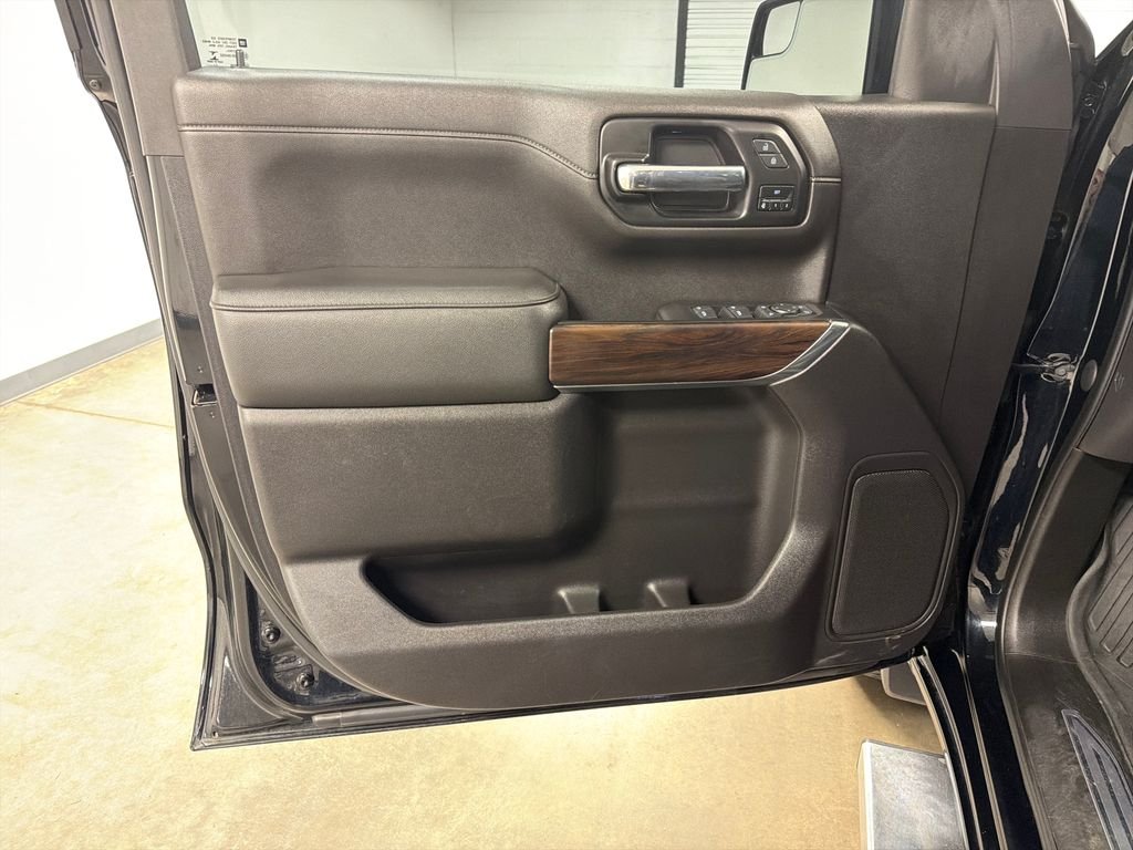 Used 2021 Black GMC SLT image 23