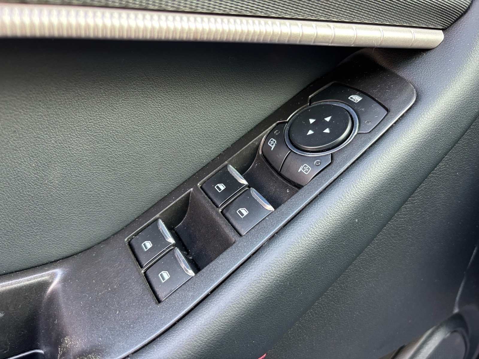 Used 2025 Agate Black Ford ST-Line image 9