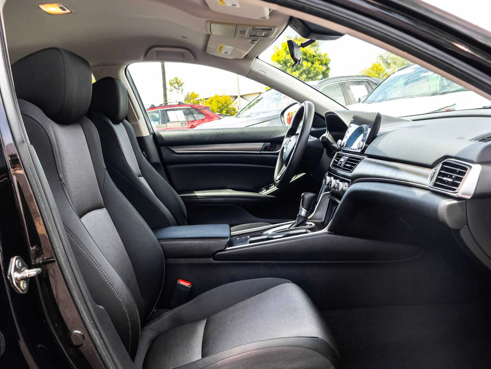 Used 2019 Crystal Black Pearl Honda LX 1.5T image 20