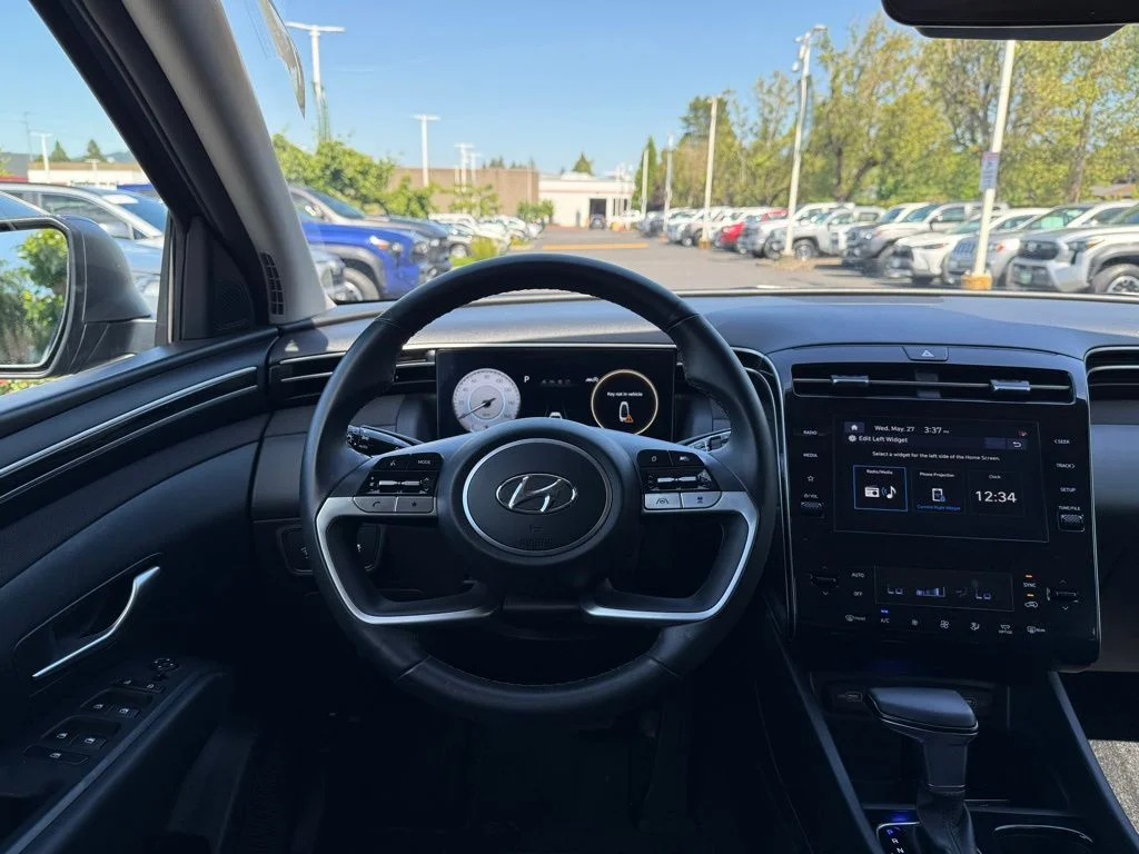 Used 2023 Gray Hyundai SEL image 23