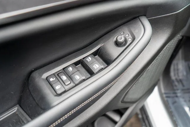 Used 2023 White Jeep Laredo image 14